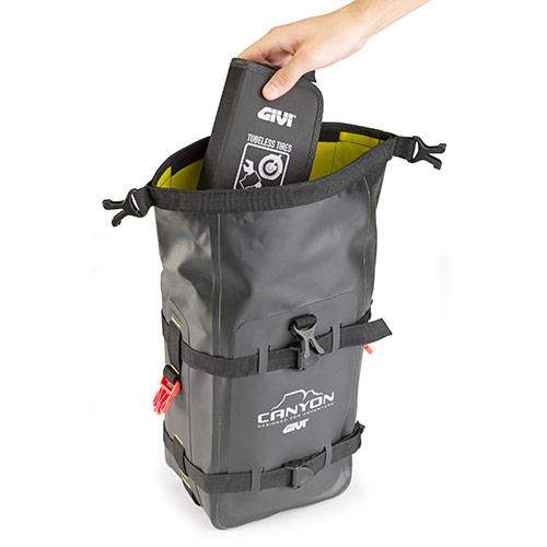 GIVI CARGO MULTIFUNCTIONAL - CRASH BAR DRY BAG CANYON-8 LTR (GRT 722)