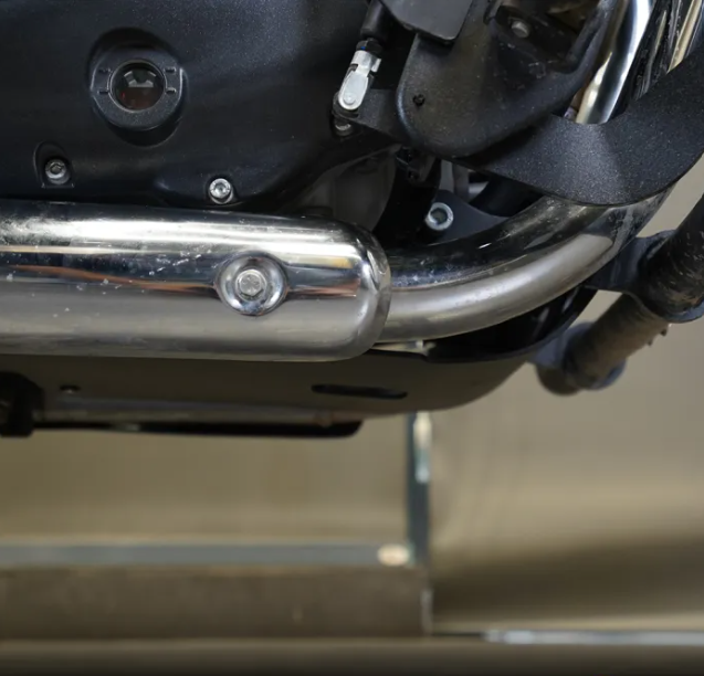 ZANA BASH PLATE (ALUMINIUM BLACK) FOR SUPER METEOR 650 - AH Helmets