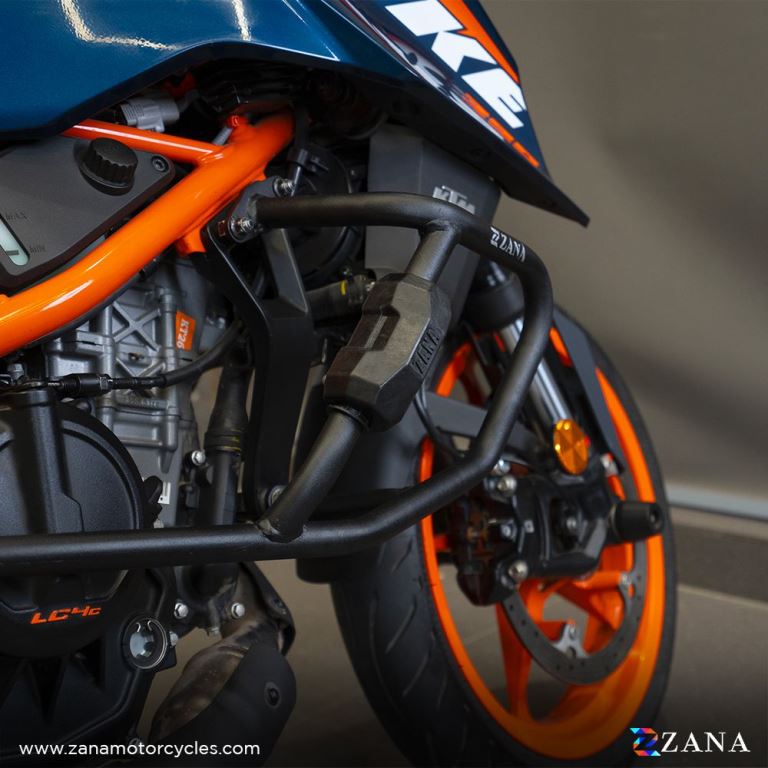 ZANA Crash guard with slider puck in black color for KTM Duke 390/250/200/390 Gen3 – ZI-8417